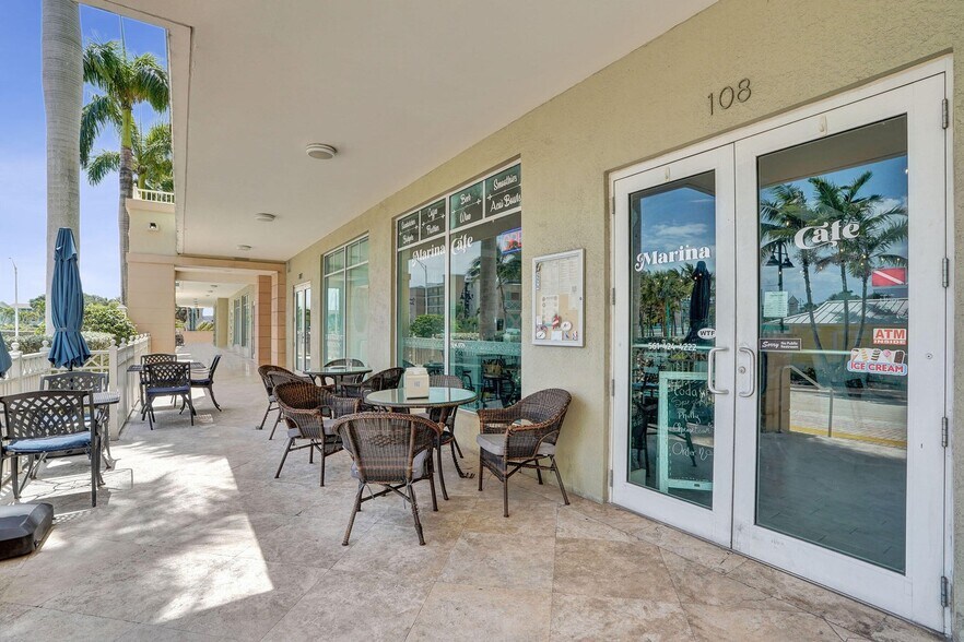 Building Photo - 700 E Boynton Beach Blvd