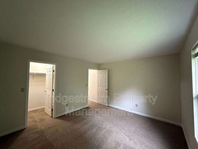 Building Photo - 4500 Elliot Ave