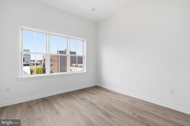Building Photo - 209 New St