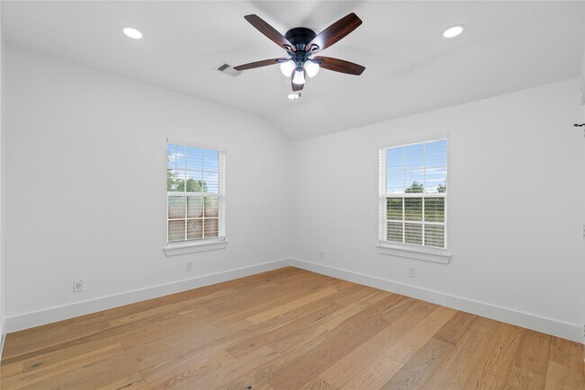 Building Photo - 1244 Rd 5705
