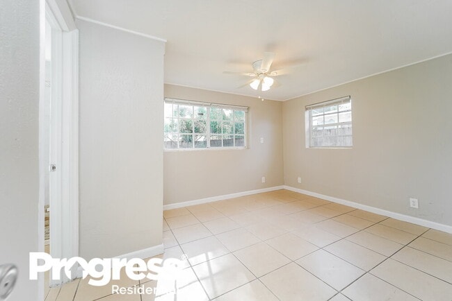 Building Photo - 3741 SW 45th Terrace