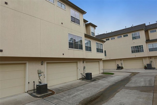 Building Photo - 20123 Chasewood Park Dr