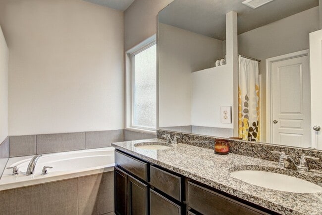 Building Photo - 2206 Oso Bay Preserve Dr