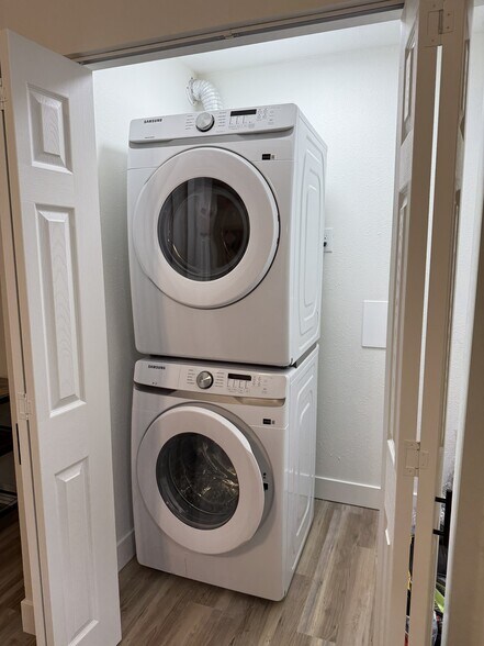 New Washer/Dryer - 658 Hillside Cir