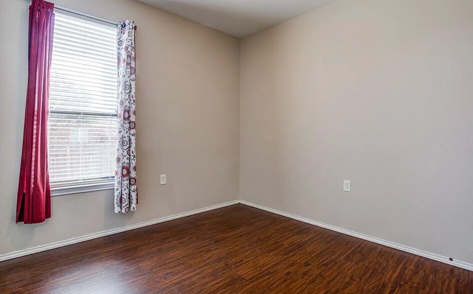 Building Photo - 8801 Capitol View Dr