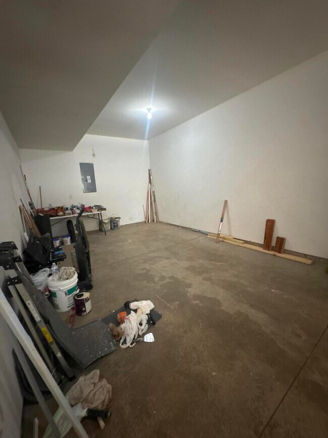 Building Photo - 37572 Newburgh Park Cir
