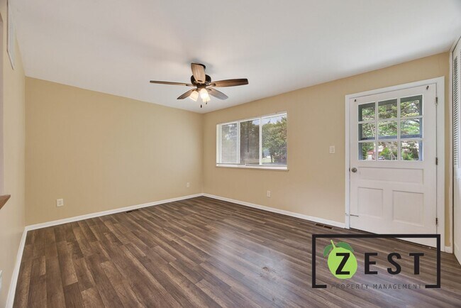 Building Photo - Cozy 3 bd Home in Excellent Area! Open House Sunday, August 9,2026 @ 2p-3p