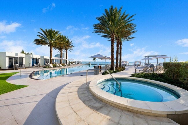 Building Photo - Luxury Beachfront Living at Its Finest – Fully Furnished Condo in Prime Fort Lauderdale Location!
