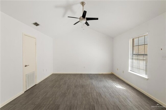 Building Photo - 901 Galveston Ave W