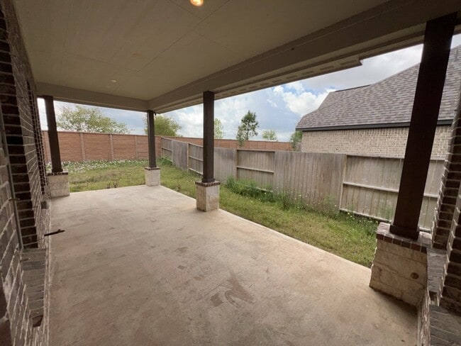 Building Photo - 5714 Caracara St