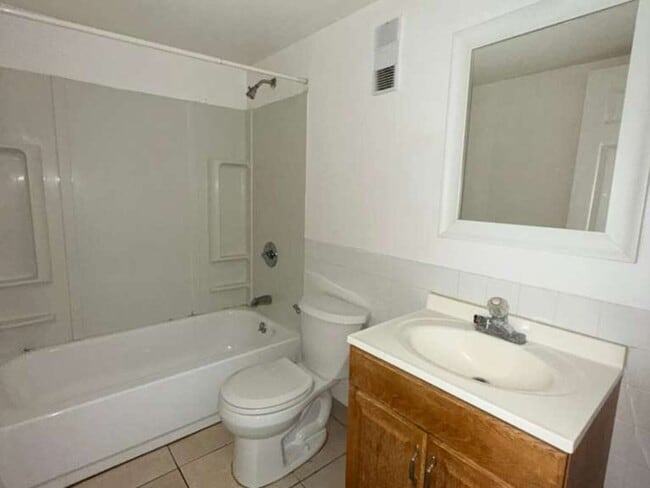 Building Photo - 8108 Waterbury Ct