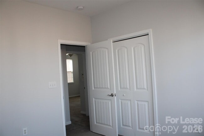 Building Photo - 1031 Central Park Cir