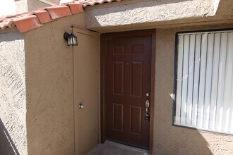Building Photo - 5122 E Shea Blvd