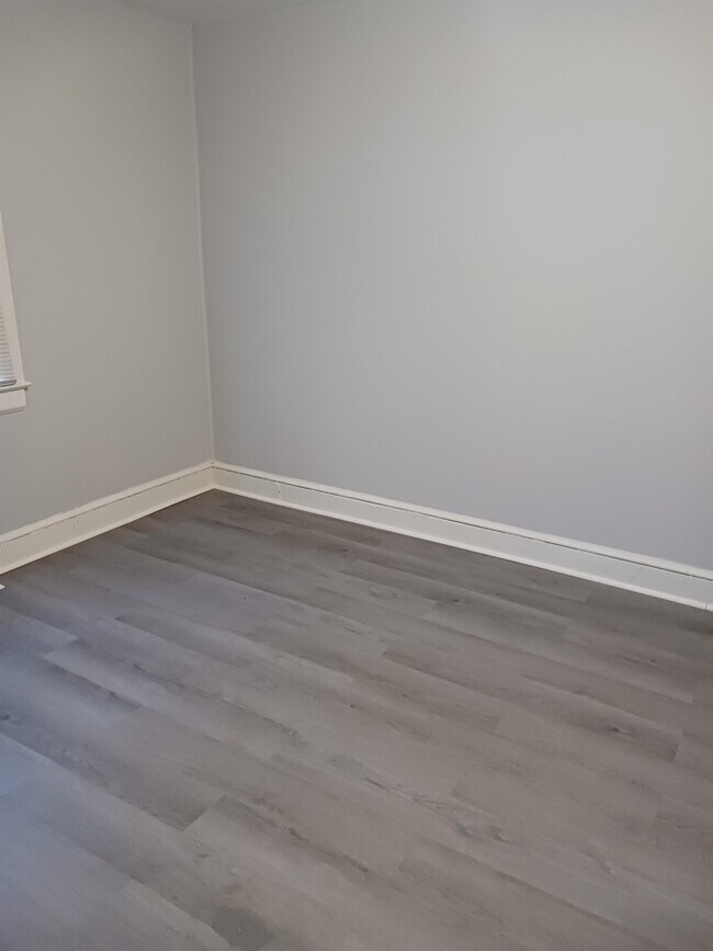 Building Photo - 216 Charlotte Ave