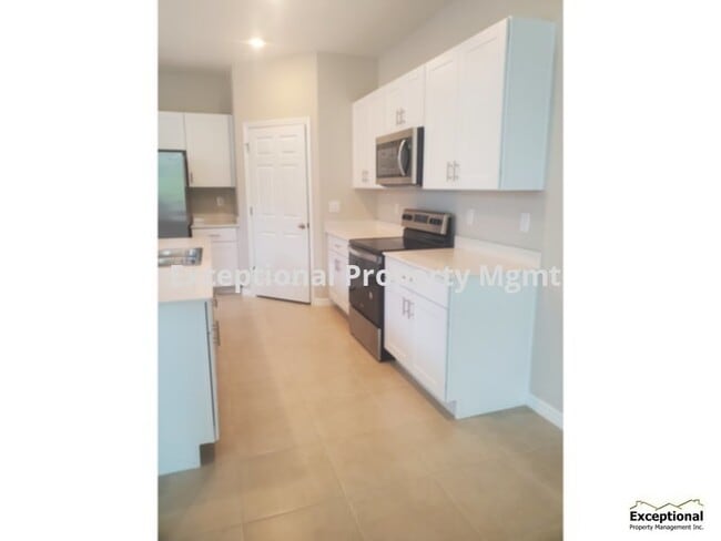 Building Photo - NEW! 3 Bedroom 2 Bath Home! AVAILABLE July...