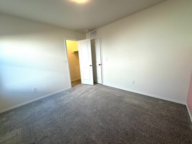 Building Photo - Stunning 3 bedroom, 2 bathroom home located in Bixby, Oklahoma!