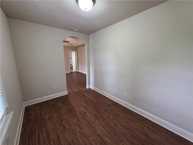 Building Photo - 605 NW 17th Ct