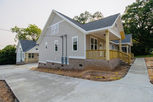 Building Photo - Pick Your Neighbors! Brand-New 3 Bed, 3 Ba...