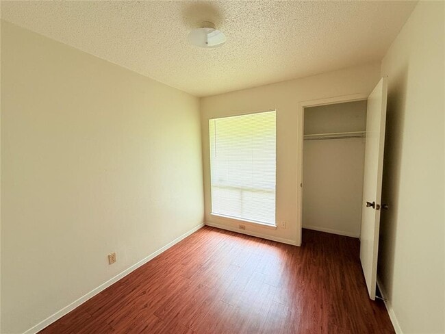 Building Photo - 5206 Village Trail