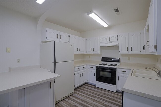 Building Photo - 1298 Tapadero Dr