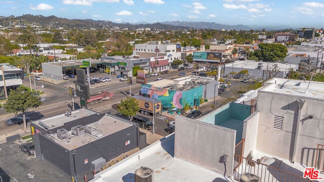 Building Photo - 131 Croft Ave