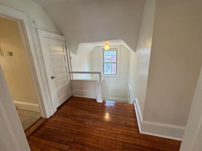 Building Photo - 5603 Fair Oaks St