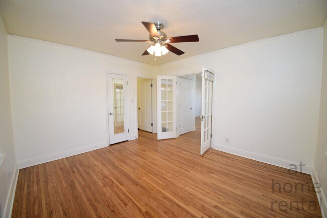 Building Photo - 1740 S Yorktown Ave