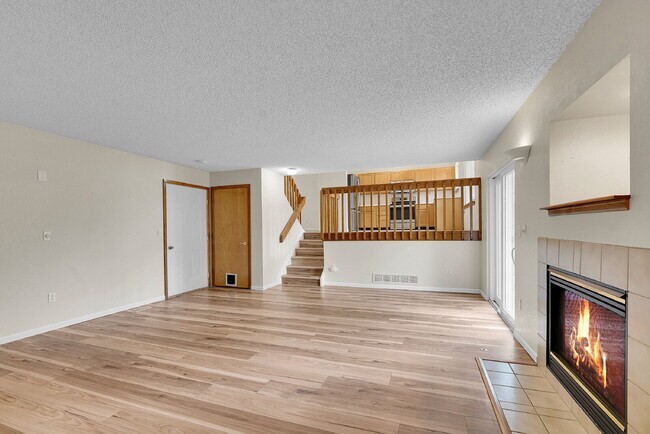 Building Photo - $2,895, 4 bed, 3 bath, located in Westmins...