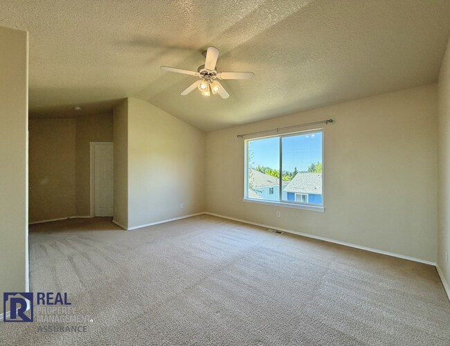 Building Photo - Spacious 4BR/2.5BA Beaverton Home with 3-Car Garage and Covered Deck