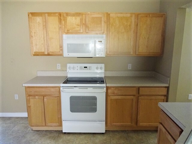 Building Photo - 3992 Clearbrook Cove Rd
