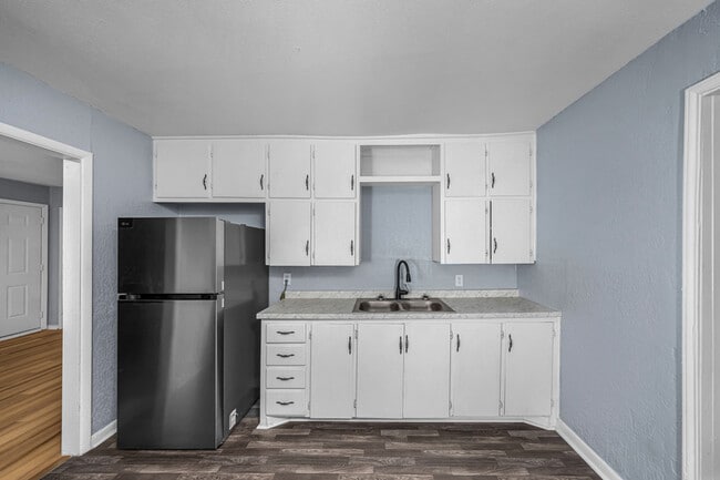 Building Photo - 2218 NW Pollard Ave