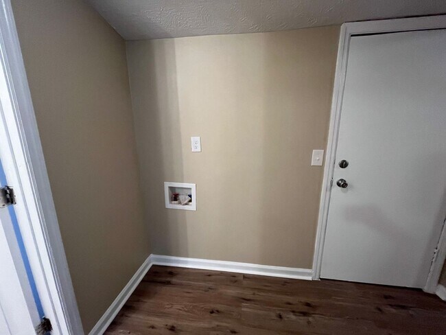 Building Photo - **UPCOMING**East Columbus 3 bedroom/2 bathroom Home for Rent***