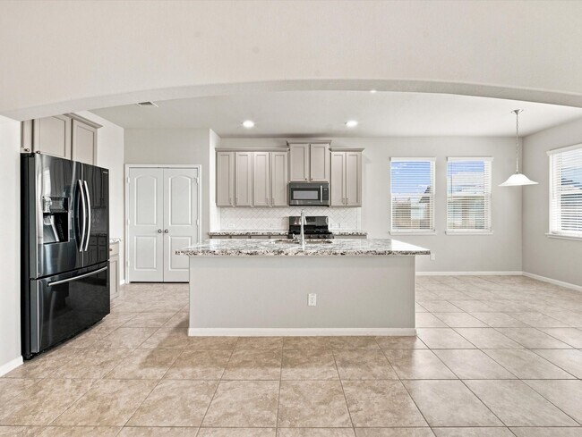 Building Photo - 31407 Elkcreek Bend Dr