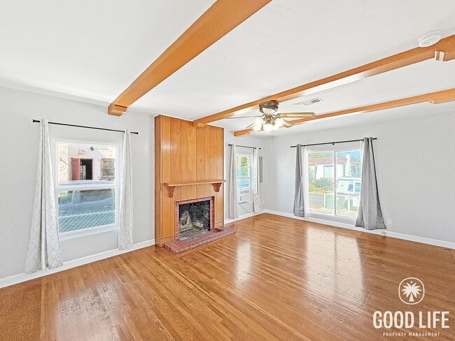 Building Photo - zIsla Vista Dr