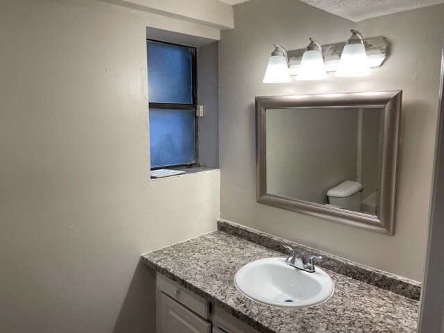 Building Photo - Curio