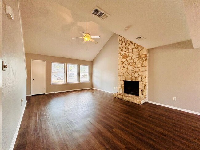 Building Photo - 7613 Navarro Pl