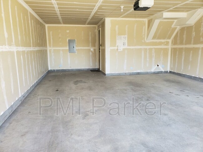 Building Photo - 1508 Royal Troon Dr