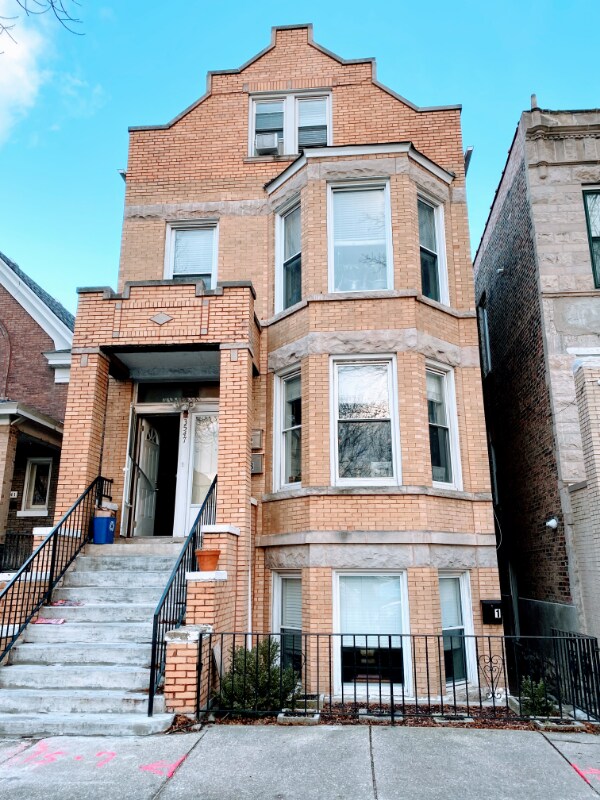 Building Photo - 3547 S Hermitage Ave