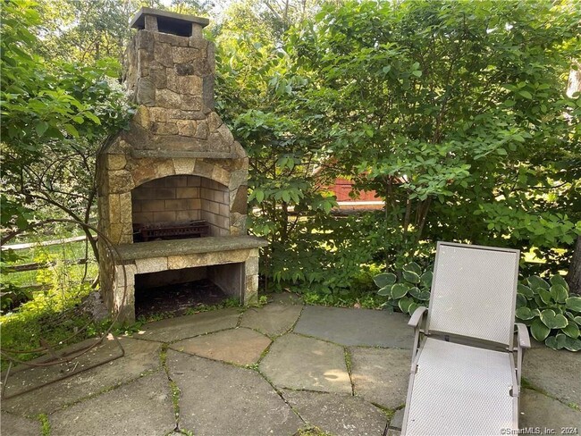 Building Photo - 524 Barrack Hill Rd