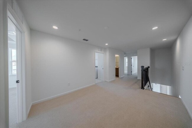 Building Photo - 1850 Falconhurst Ln