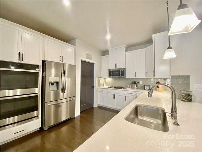 Building Photo - 6509 Winterfell Ct