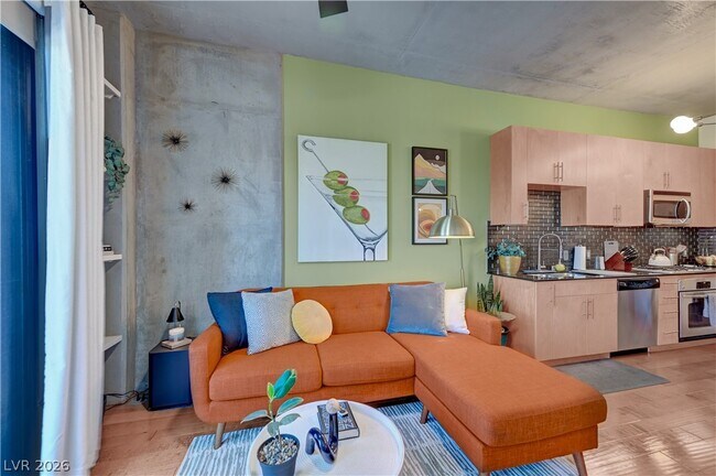 Building Photo - 353 E Bonneville Ave