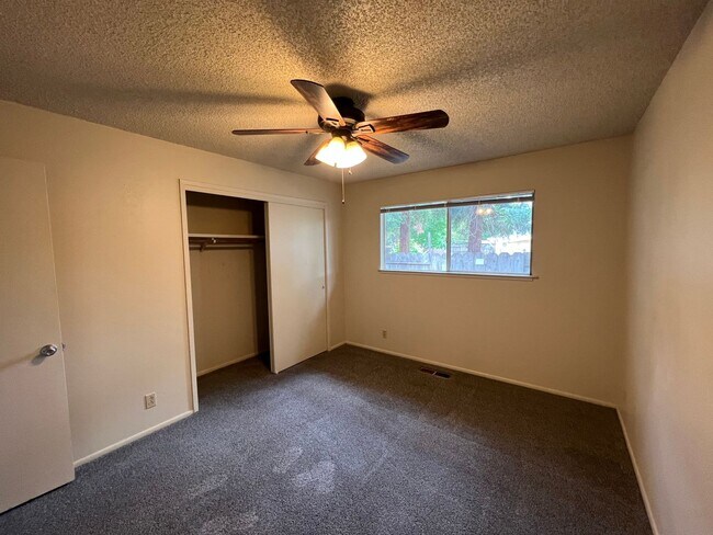 Building Photo - 3216 Godman Ave