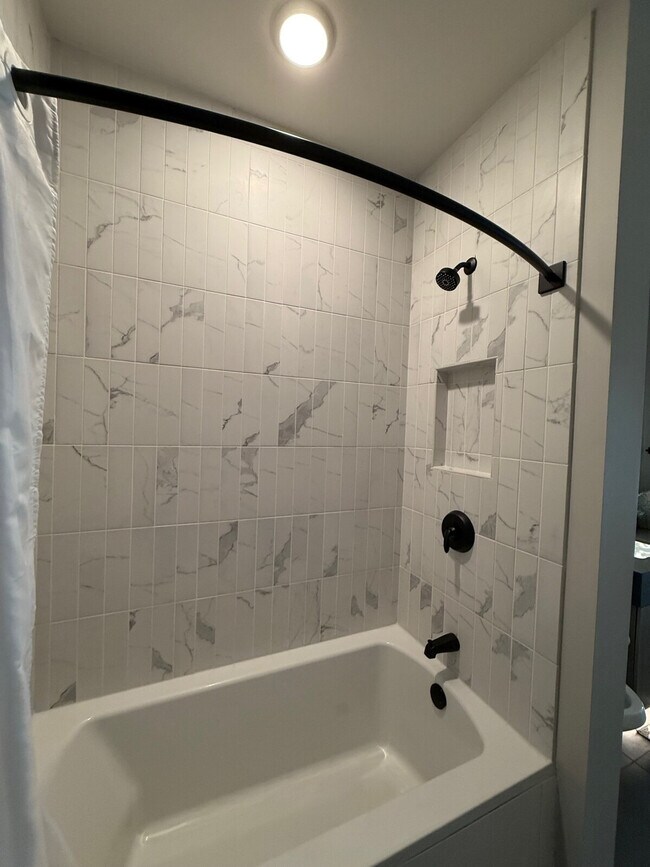 Building Photo - 3699 Lenox Rd NE