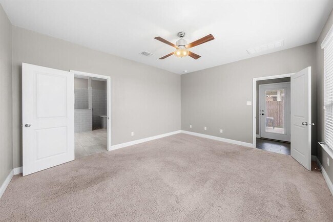 Building Photo - 408 Andele Way