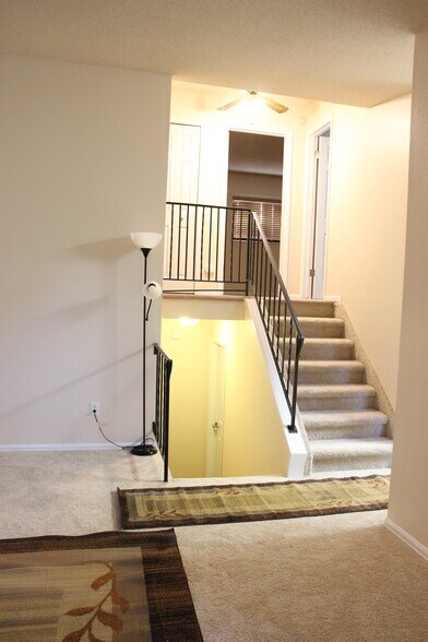 Building Photo - 6610 Parkridge Ct