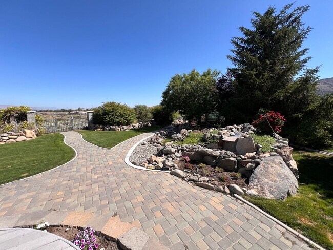 Building Photo - Coming Soon-- Large Beautiful Home off Tol...