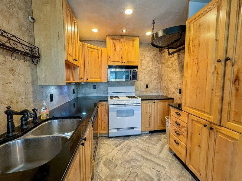 Building Photo - 614 S 500 W