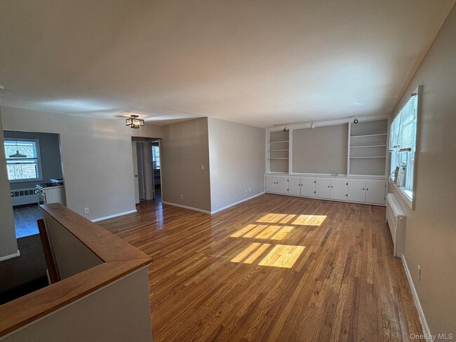 Building Photo - 580 Bedford Rd