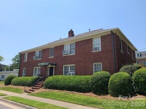 Building Photo - 523 Willoughby St